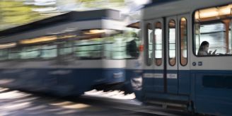 Schwere Verletzungen - Rentner wird von Zürcher Tram mitgeschleift