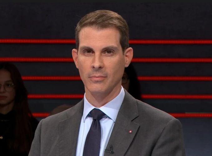 FDP-Präsident Thierry Burkart spricht sich für die Verwendung beschlagnahmter Oligarchen-Gelder für den Wiederaufbau aus – unter zwei Bedingungen. Arena