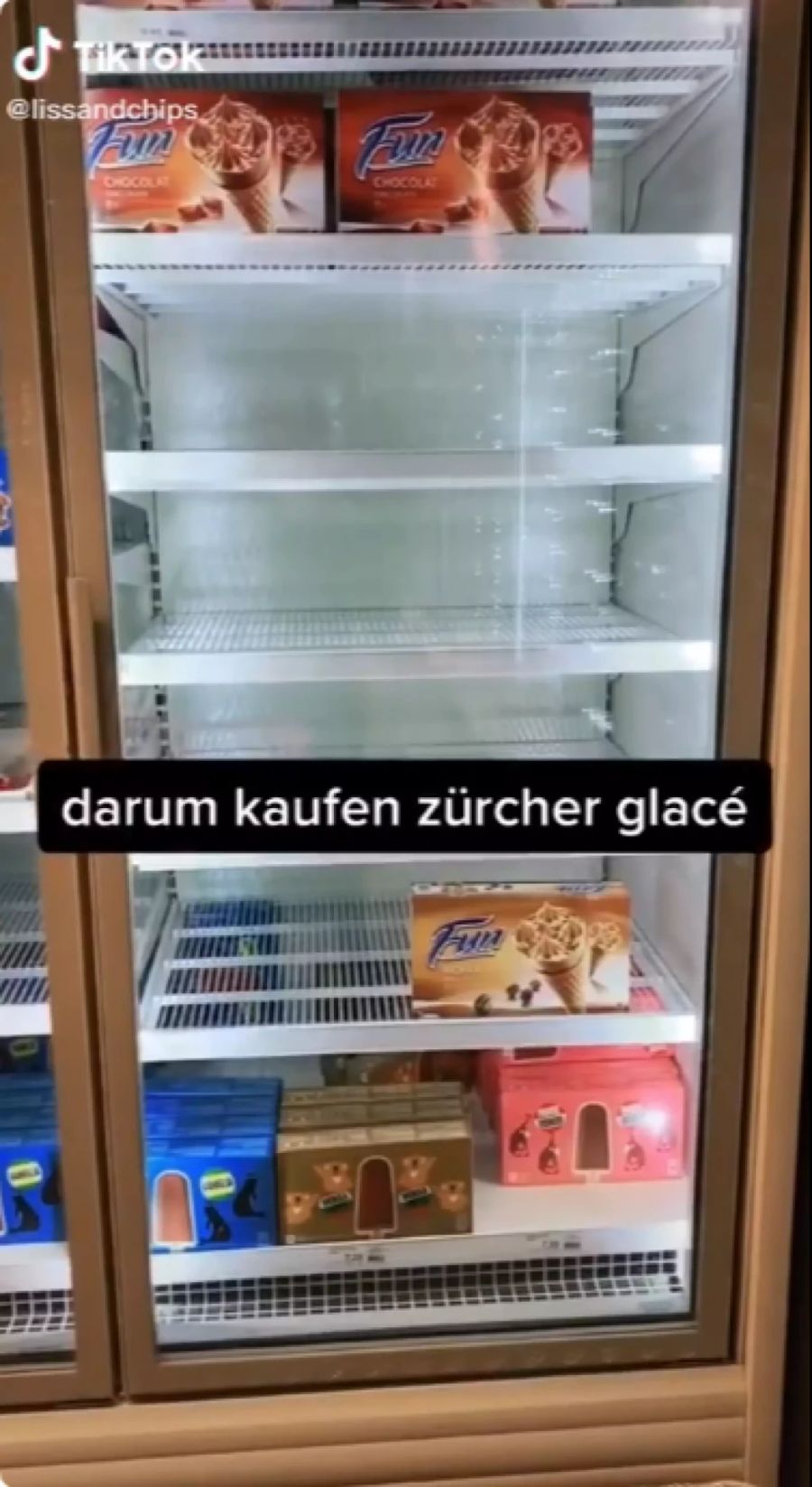 Auch in Zürich stürzen sich die Menschen auf die Nahrungsmittel. So etwa auf Glace...