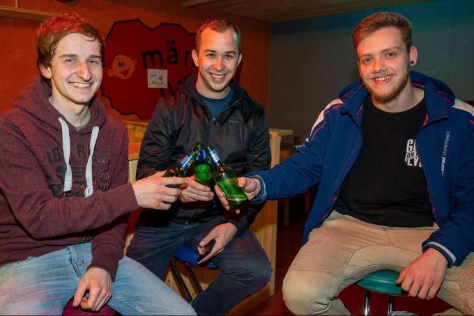 Vl: Fabian, Stefan und Kevin in der Sängerbar.