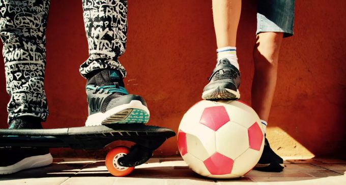 Die OJA Maiengrün bietet verschiedene Freizeitangebote. Skateboard & Fussball