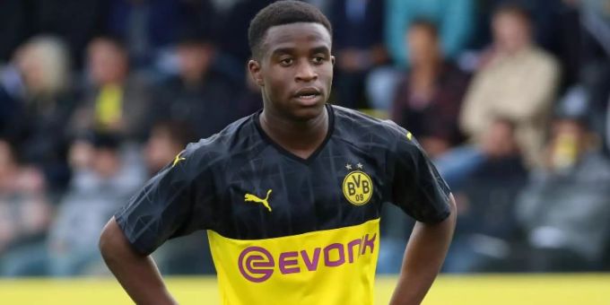 BVB-Youngster Youssoufa Moukoko steht im Aufgebot der deutschen U19-Nationalmannschaft. Foto: Revierfoto/dpa BVB-Youngster Youssoufa Moukoko steht im Aufgebot der deutschen U19-Nationalmannschaft. Foto: Revierfoto/dpa