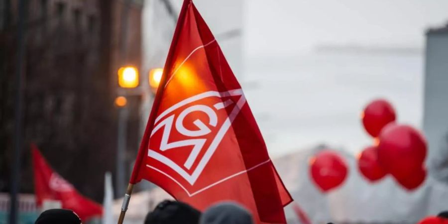 Die IG Metall hält die vom Kabinett beschlossene Verordnung zum Kurzarbeitergeld für unzureichend. Foto: Lino Mirgeler/dpa