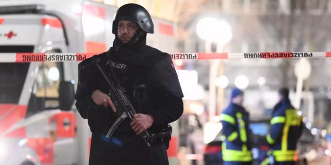 11 Tote nach Schüssen - Hunderte bei Mahnwache in Berlin für Hanau (D)