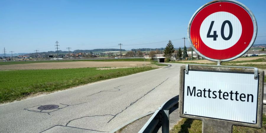 Ortstafel von Mattstetten.