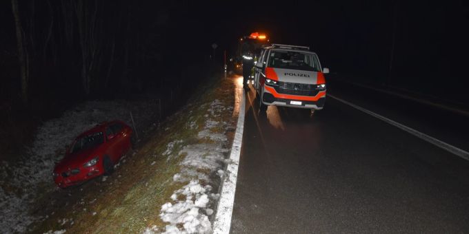 Fürstenau GR; Alkoholisiert Selbstunfall verursacht Unfall GR
