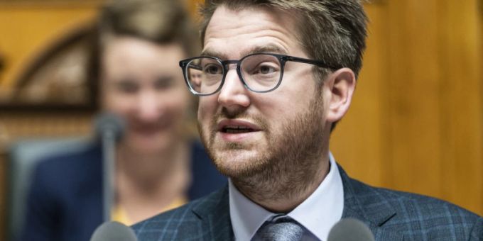 Baptiste Hurni sitzt seit 2019 im Nationalrat in Bern. Nun will der 36-jährige Anwalt auch für den Ständerat kandidieren. (Archivbild) Baptiste Hurni sitzt seit 2019 im Nationalrat in Bern. Nun will der 36-jährige Anwalt auch für den Ständerat kandidieren. (Archivbild)