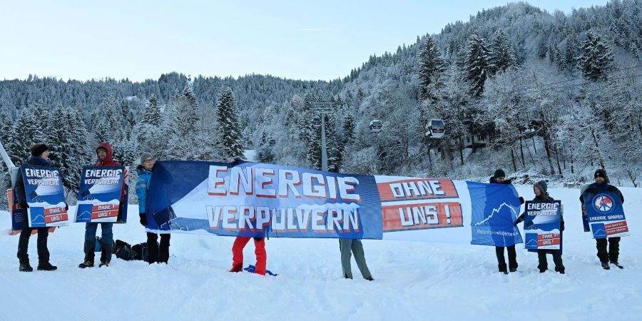 Laut Polizei wurde die Aktion der Naturschutzorganisation Mountain Wilderness nicht angemeldet.