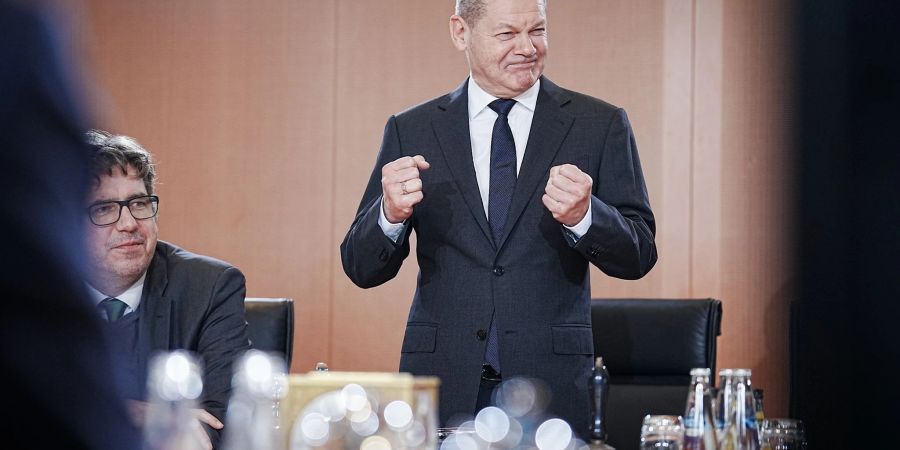 Bundeskanzler Olaf Scholz (SPD) hält  anlässlich des ersten Geburtstags der Ampelkoalition eine kurze Ansprache im Bundeskanzleramt.