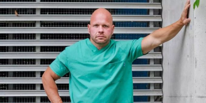 Intensivpfleger Ricardo lange setzt sich für bessere Arbeitsbedingungen im Gesundheitswesen ein. Coronavirus