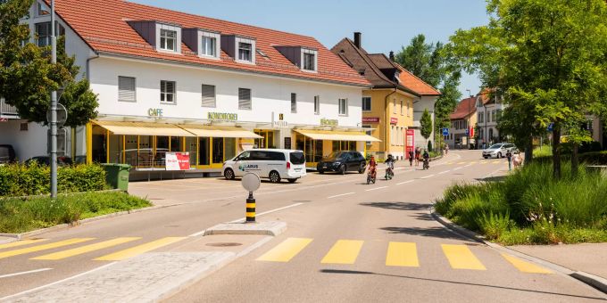 Dorfstrasse in Wängi im Bezirk Münchwilen. Dorfstrasse in Wängi im Bezirk Münchwilen.
