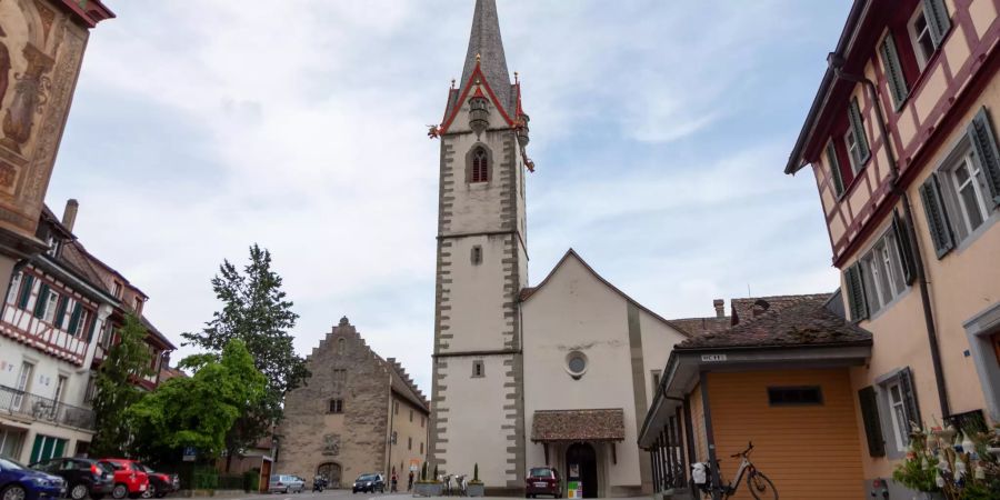 Die Stadtkirche in Stein am Rhein.