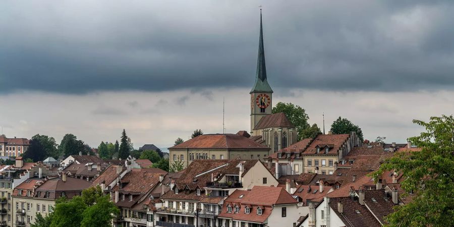 Blick auf einen Teil der Altstadt von Burgdorf und die evangelisch reformierte Kirche.