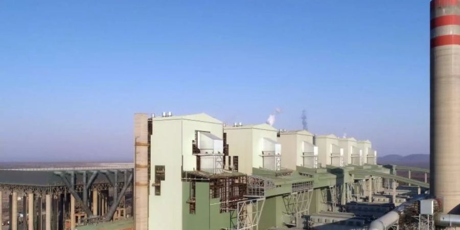 Südafrika setzt grösstenteils noch auf Kohlekraftwerke zur Stromversorgung. Doch nun gibt es Engpasse und es kommt zu Abschaltungen. Foto: Eskom/dpa