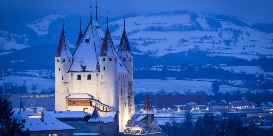 Schloss Thun im Winter