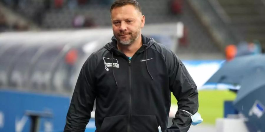 Freut sich auf das Hauptstadtderby gegen Union: Hertha-Coach Pal Dardai. Foto: Andreas Gora/dpa