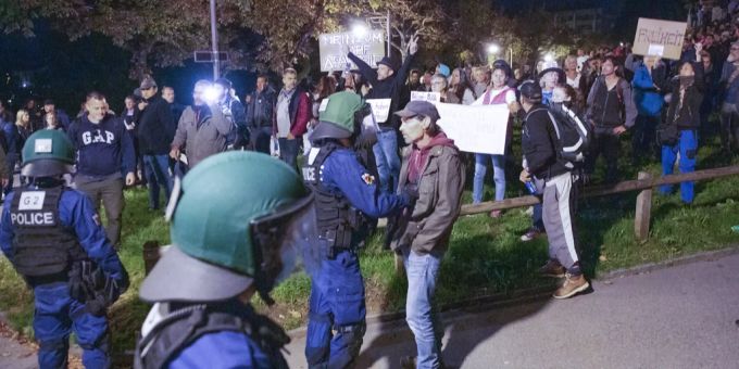 Polizei bestätigt - Drohungen & Gewalt: 5 Anzeigen nach Skeptiker-Demo