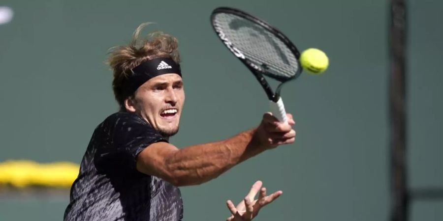 Alexander Zverev ist raus - erst zwei Matchbälle vergeben und dann auch noch verloren. Foto: Mark J. Terrill/AP/dpa