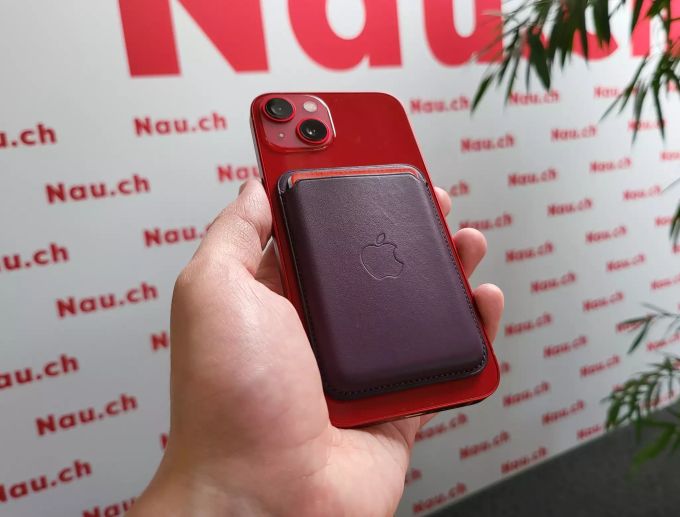 Auch dieses Jahr gibt es wieder reichlich Zubehör für die magnetische Rückseite des iPhone 13. iPhone 13 Test