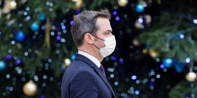 Gesundheitsminister Véran nach der Kabinettssitzung im Elysée-Palast Gesundheitsminister Véran nach der Kabinettssitzung im Elysée-Palast