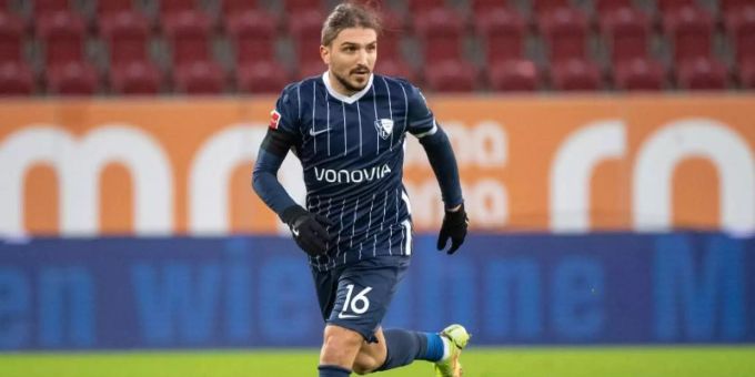 Wurde positiv auf das Coronavirus getestet: Konstantinos Stafylidis vom VfL Bochum. Foto: Matthias Balk/dpa Wurde positiv auf das Coronavirus getestet: Konstantinos Stafylidis vom VfL Bochum. Foto: Matthias Balk/dpa