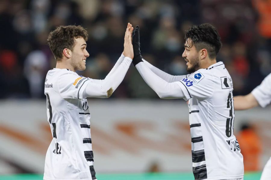 Sergio Lopez (l.) erzielt den Ausgleich für die Gäste noch vor der Pause.