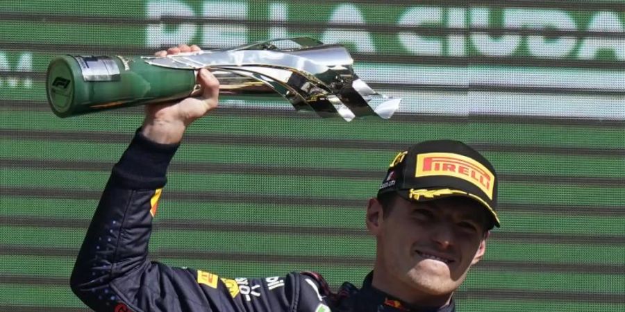 Rast seinem ersten WM-Titel in der Formel 1 entgegen: Red-Bull-Pilot Max Verstappen aus den Niederlanden. Foto: Eduardo Verdugo/AP/dpa