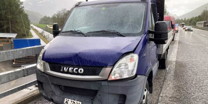 An den Fahrzeugen entstand Sachschaden. Unfall