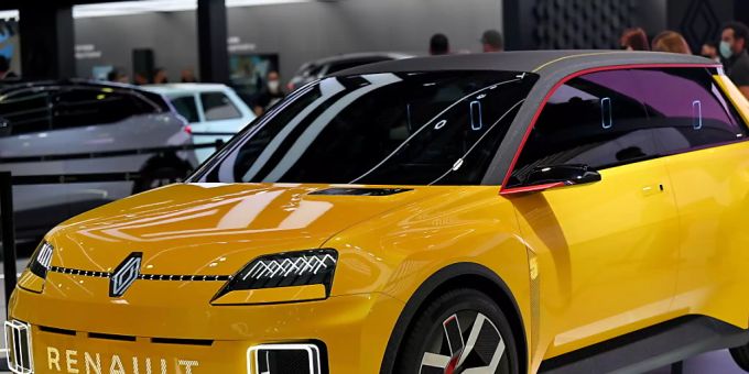 Auch der französische Autobauer Renault ist vom Chipmangel betroffen. Renault