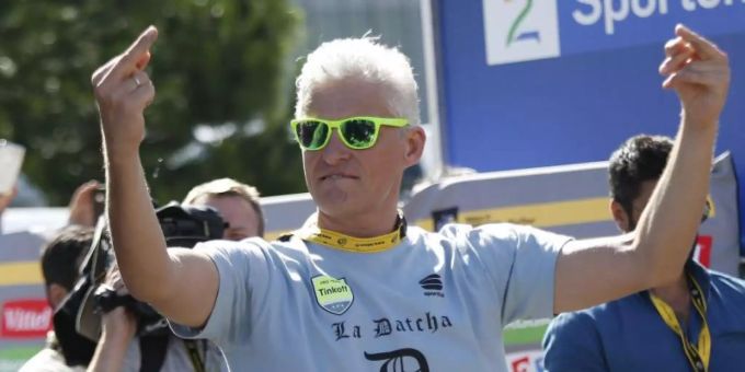 Der russische Geschäftsmann Oleg Tinkoff nach einem Sieg seines Teams bei der 11. Etappe der Tour de France 2016. Tinkoff muss wegen vorsätzlich falsch eingereichter Steuererklärungen in den USA mehr als 500 Millionen US-Dollar zahlen. Foto: Kim Ludbrook/EPA/dpa Der russische Geschäftsmann Oleg Tinkoff nach einem Sieg seines Teams bei der 11. Etappe der Tour de France 2016. Tinkoff muss wegen vorsätzlich falsch eingereichter Steuererklärungen in den USA mehr als 500 Millionen US-Dollar zahlen. Foto: Kim Ludbrook/EPA/dpa