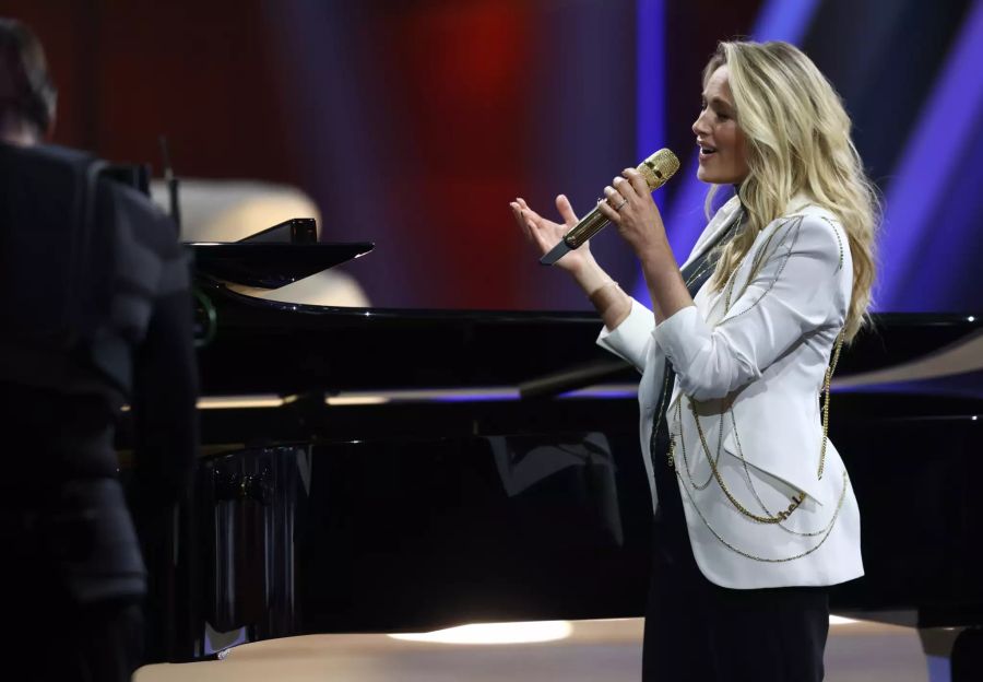 Helene Fischer performte den Abba-Hit «SOS».