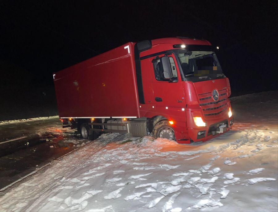 Der Chauffeur konnte seine Fahrzeugkombination ins Wiesland lenken.