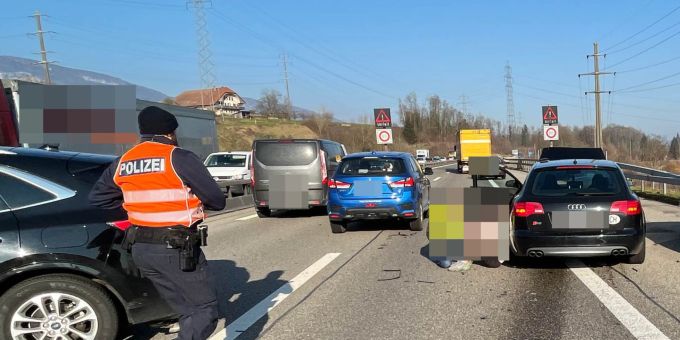 Wangen an der Aare: Mehrere Unfälle auf der A1 mit 6 Fahrzeugen. Wangen an der Aare