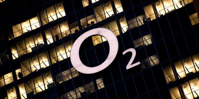 Telefónica ist neben der Deutschen Telekom und Vodafone einer der drei deutschen Handynetz-Betreiber. Telefónica ist neben der Deutschen Telekom und Vodafone einer der drei deutschen Handynetz-Betreiber.