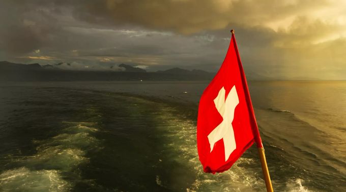 Wundervolles Land, grossartige Hymne: «Fährst im wilden Sturm daher, bist Du selbst uns Hort und Wehr, Du, allmächtig Waltender, Rettender! In Gewitternacht und Grauen, lasst uns kindlich ihm vertrauen!» Hymne