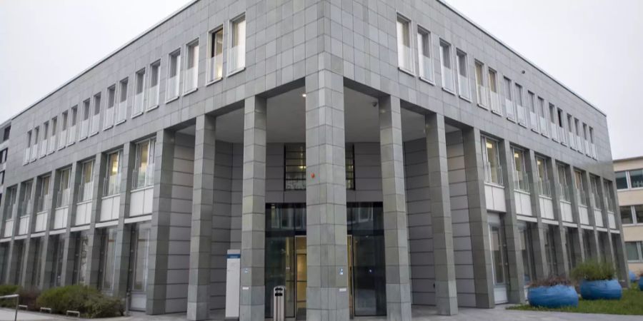 Zug Amvac Prozess Gericht