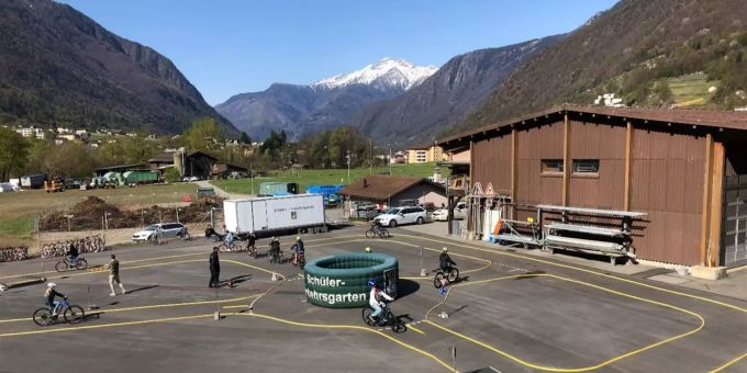 Der Verkehrsgarten der Kantonspolizei Graubünden gastierte im April 2021 in Roveredo. Verkehrsgarten