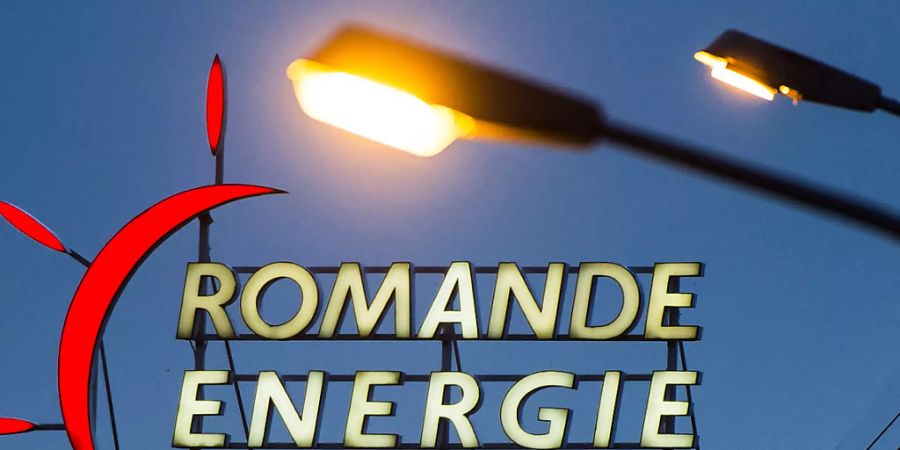 Der Energiekonzern Romande Energie hat im vergangenen Jahr mehr Umsatz gemacht. Dank der guten Ergebnisse assoziierter Unternehmen hat sich der Gewinn mehr als verdoppelt. (Archivbild)