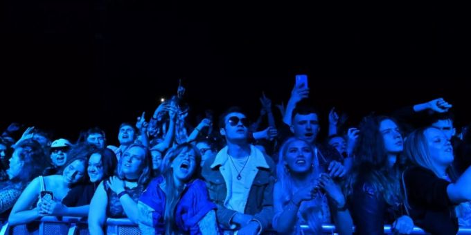 Endlich wieder feiern: Konzert in Grossbritannien Endlich wieder feiern: Konzert in Grossbritannien