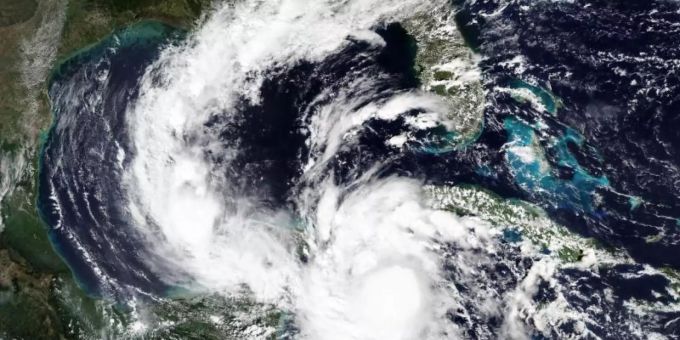 Dieses von der NASA veröffentlichte Satellitenbild zeigt den Hurrikan «Delta» aus dem Weltraum. Mexikos Yucatán-Halbinsel wappnet sich für den stärksten Sturm dort seit 15 Jahren. hurrikan delta