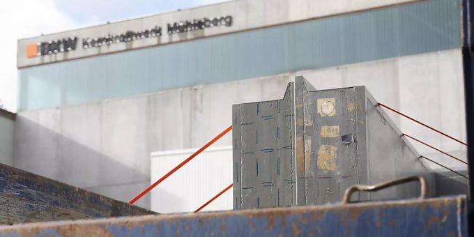 Die Mühleberg-Betreiberin BKW hat die Arbeiten zum Rückbau des AKW in den letzten Monaten vorangetrieben. (Archivbild) mühleberg