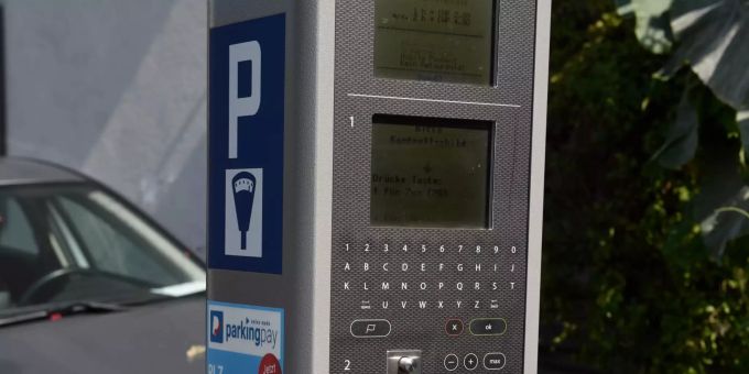 Die TOM 2008 standen während rund 13 Jahren im Einsatz und werden nun durch moderne, digitale Parkuhren der Firma IEM ersetzt. Parkuhr
