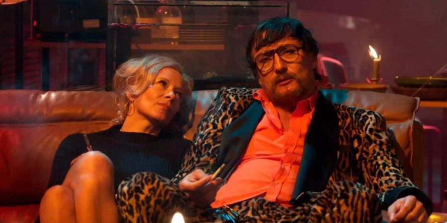 Oliver Masucci hat sich in den genialen Regisseur Rainer Werner Fassbinder verwandelt. Foto: Weltkino Filmverleih/dpa