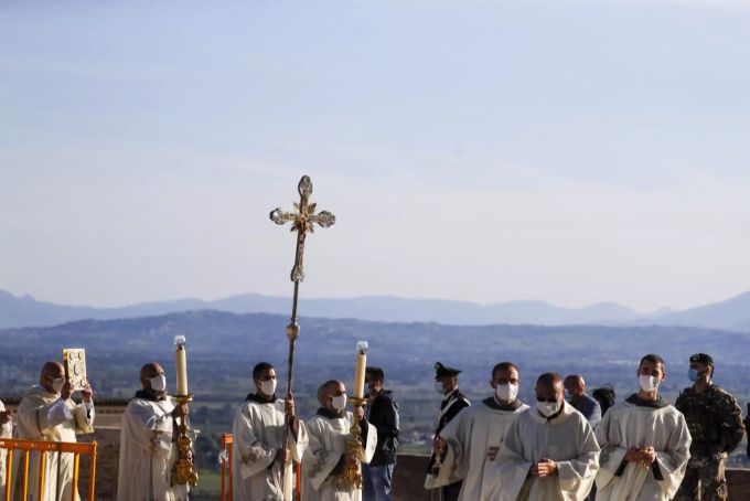 Der Prozess zur selig Sprechung zog durch ganz Assisi. Carlo Acutis Selig Assisi
