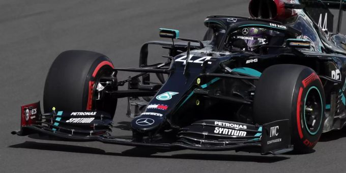 Lewis Hamilton sichert sich bei seinem Heim-GP in Silverstone die Pole-Position. Lewis Hamilton