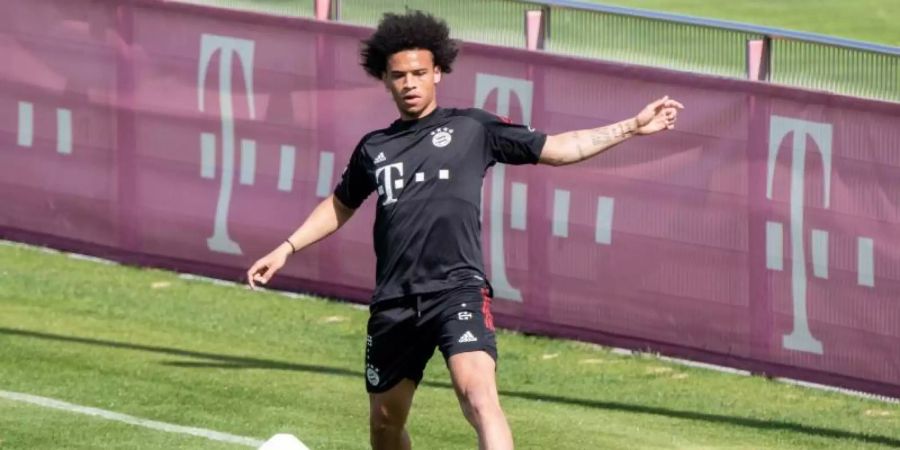 Kam bei einem Trainingsspiel des FC Bayern München gegen den eigenen Nachwuchs zum Einsatz: Neuzugang Leroy Sané. Foto: Matthias Balk/dpa