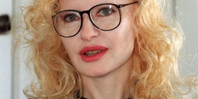 ARCHIV - Shere Hite, in den USA geborene Soziologin und Pionierin der feministischen Sexualforschung. Die für ihre Forschung zu weiblicher Lust bekannte Feministin ist am 09.09.2020 im Alter von 77 Jahren gestorben. Foto: picture alliance / Gero Breloer/dpa ARCHIV - Shere Hite, in den USA geborene Soziologin und Pionierin der feministischen Sexualforschung. Die für ihre Forschung zu weiblicher Lust bekannte Feministin ist am 09.09.2020 im Alter von 77 Jahren gestorben. Foto: picture alliance / Gero Breloer/dpa