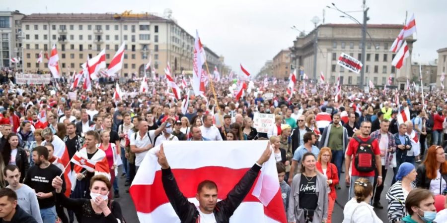 Demonstration gegen Lukaschenko in Minsk