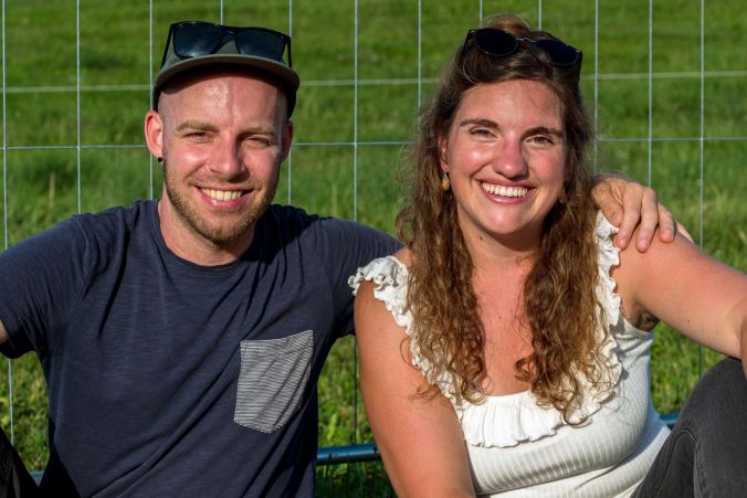 Luc und Karin sind nicht nur wegen der Musik, sondern auch wegen dem "feinsten" Hotdog gekommen