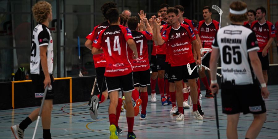 Unihockey Langenthal Aarwangen: Herren NLB, Motivator und Leader Jonas Sigrist als Antreiber nach Torerfolg. - Langenthal